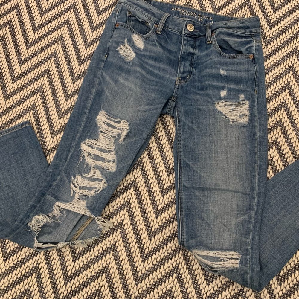 American Eagle Women’s Distressed Jeans